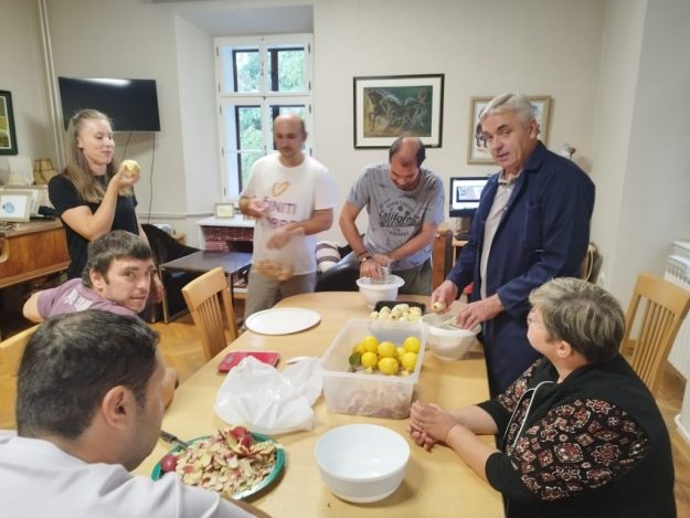 Berba jabuka u našem Centru: Od polja do stola